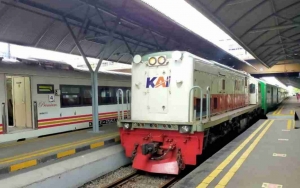 PPKM Diperpanjang Sampai Agustus, Penumpang KA Lokal Malah Boleh Naik Tanpa Kartu Vaksin