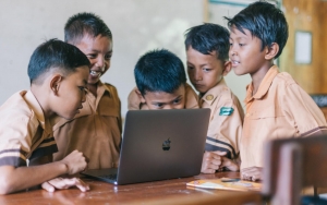 PJJ Sering Alami Kendala, Pemda Pantau Pelaksanaan Sekolah Luring Saat Pandemi COVID-19