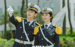 Bukan Belajar, Jinyoung B1A4 Dan Krystal Asyik Berduaan di Perpustakaan 'Police University'