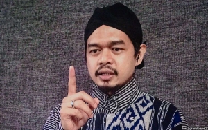 Bambang Pamungkas Tak Bantah Soal Pernikahan Usai Amalia Fujiawati Bawa Ustaz dan Anak Jadi Saksi