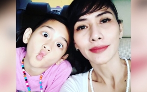 Wenny Ariani Lelah 'Di-PHP' Rezky Aditya, Reaksi Polos Putri Cantik Dikawal Pengacara Bikin Nyesek
