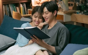 Song Kang Langsung Tanyakan Hal Manis Ini usai Dengar Curhatan Han So Hee di Promosi 'Nevertheless'