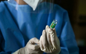 RI 'Campur' Vaksin COVID-19 untuk Booster, WNI Peneliti AstraZeneca Ungkap Potensi Bahaya