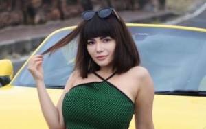Sempat Disindir Nikita Mirzani Murahan, Kini Dinar Candy 'Balas' dengan Pamer Foto Elegan