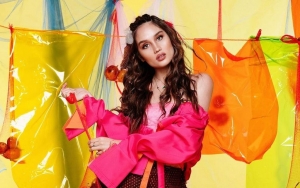 Cinta Laura Super Cantik Ala Miss Universe Bikin Fans Auto Baper