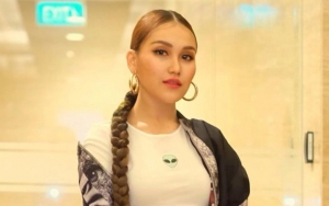 Ayu Ting Ting Bakal Tunggu Haters Pulang ke Indonesia Meski Dua Tahun Lagi, Sahabat Sindir Telak