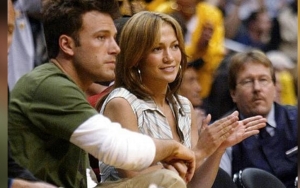 Jennifer Lopez Pakai Kalung Hadiah Ben Affleck 19 Tahun Lalu, Bukti Tak Pernah Moveon?