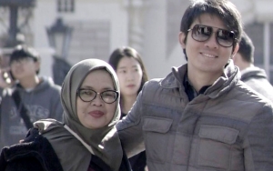 Detik-detik Irwansyah Turun ke Liang Lahat Azankan Sang Ibunda, Ngaku Sudah Ikhlas