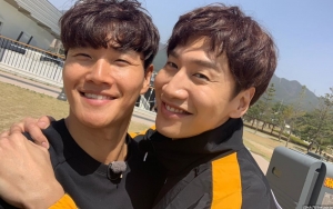 Lee Kwang Soo Bahas Cedera Kakinya dan Alasan Kim Jong Kook Tak Kunjung Menikah
