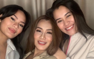 Bareng Zahwa dan Aaliyah, Reza Artamevia Ungkap Rindu Mendalam Ketika Kunjungi Makam Adjie Massaid