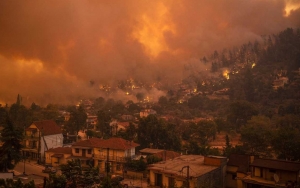 Hutan Pulau Evia di Yunani Terbakar Hebat, 2.000 Lebih Warga Dievakuasi