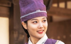 Jadi Pelukis Wanita, Totalitas Akting Kim Yoo Jung di 'Red Sky' Bikin Kagum Tim Produksi