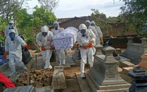 Angka Kematian COVID-19 Dinilai Masih Tinggi, Luhut Sebut Tak Lagi Jadi Indikator Penentu Level PPKM