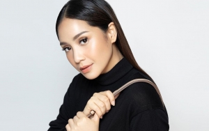Harga Fantastis Bando Nagita Slavina Bikin 'Nangis', Netizen: Buat Nahan Rambut Doang!