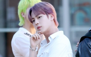 Sampai 'Ngemis-Ngemis', Jin Akhirnya Berhasil Minum Bareng Member BTS Ini