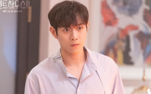 Ganteng-Ganteng Jadi Sad Boy, Kim Young Dae Bikin Nyesek Nangis Sendirian di Still Cut 'Penthouse 3'