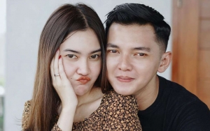 Nella Kharisma Gemes Elus Perut Jelang Lahiran, Dory Harsa Dandan Ala Oppa Bikin Pangling