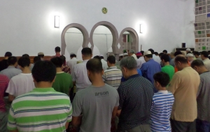 PPKM Bikin Salat Jumat Boleh Dibagi 2 Gelombang Tuai Polemik, Dewan Masjid Buka Suara