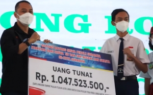 Pelajar SD-SMP di Surabaya Sumbang Rp 1 M Untuk Penanganan COVID-19, Juliari Kena Sentil Warganet