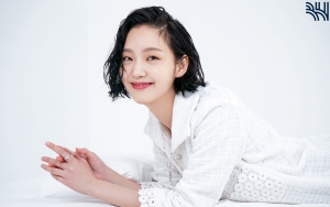 Kim Go Eun Senyum Malu-Malu Diajak Kencan di 'Yumi's Cells', Sel-Sel Imut Curi Fokus