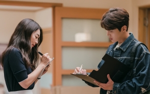 Shin Min A Akui Terkejut Pada Kim Seon Ho di Lokasi 'Hometown Cha-Cha-Cha', Kenapa?