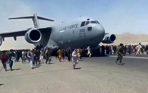 Mengerikan, Jenazah Warga Ditemukan di Roda Pesawat Imbas Kekacauan Bandara Kabul Afganistan