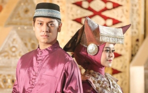 Perdana Usai Menikah, Momen Lesty Kejora Cium Tangan Rizky Billar Malah Dinyinyiri
