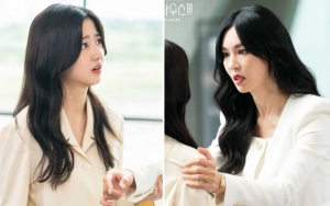 Siap Jatuhkan Pembunuh Ibunya, Kim Hyun Soo Ancam Kim So Yeon di Foto Adegan 'Penthouse 3'