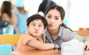 Penampilan Nagita Slavina Saat Temani Rafathar Belajar Jadi Sorotan, Disebut 'The Real Emak-Emak'