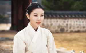 Jadi Pelukis Andal, Kim Yoo Jung Tertarik Bintangi 'Red Sky' Karena Sosok Ini