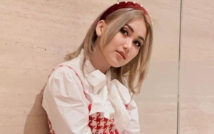 Ikutan Selca Day, Ayu Ting Ting Kembaran Tas dengan Cha Eunwoo Disebut 'Beda Level'