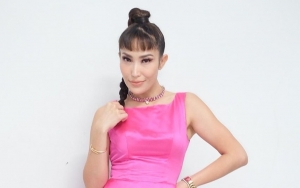 Ayu Dewi Pamer Foto Bareng Arya Saloka, Komentar Tiara Andini Sebut Mirip Bikin Salfok