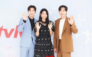 Lee Sang Yi Ungkap Kepribadian Asli Kim Seon Ho dan Shin Min A di Lokasi 'Hometown Cha-Cha-Cha'