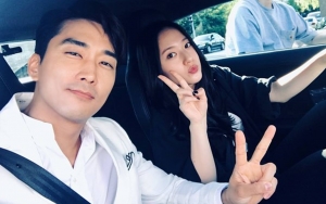 Manis Banget, Song Seung Heon Kirim Truk Kopi untuk Krystal f(x)
