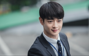 Minho SHINee Mendadak Jadi Perbincangan Usai Fotonya di 'Yumi's Cell' Rilis, Kenapa?