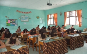 Jakarta Mulai Sekolah Tatap Muka Besok Senin, Bagaimana Daerah Lain?