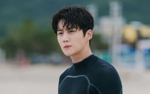 Adegan Mandi Kim Seon Ho di 'Hometown Cha-Cha-Cha' Jadi Perbincangan