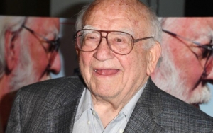 Ed Asner Kakek Pemeran Film 'Elf' Meninggal Dunia Di Usia 91 Tahun
