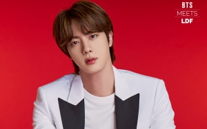 Ganteng Banget, Gaya Pacarable Jin BTS di Postingan Baru Bikin Ambyar
