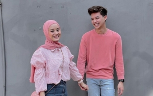 Rey Mbayang Sukses Bikin Kaum Hawa Meleleh Lewat Puisi Ungkapan Cinta ke Dinda Hauw