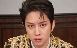 7 Potret Selfie Kim Heechul Super Junior Yang Dikritik Soal Anjing Peliharaan