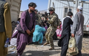'Rayakan Kemenangan', Taliban Bahas Pengelolaan Bandara Kabul Dengan Qatar Dan Turki