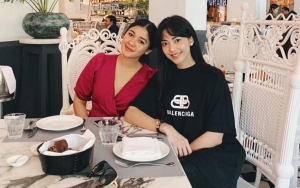 Senyum Ceria Ririn Dwi Ariyanti Usai Digugat Cerai Suami, Tampil Kompak Bareng Naysila Mirdad