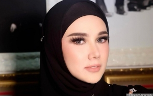 Jadi Ibu Dewan, 7 Potret Mulan Jameela Tampil Kece Hingga Anggun