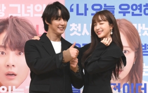 Berkonsep Unik, Ini Pesan Penting Drama Yoon Shi Yoon dan Hani EXID 'You Raise Me Up'