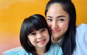 Marshanda Terbang ke Amerika Untuk Pengobatan Bipolar, Video Pamitan Dengan Anak Bikin Terharu
