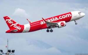 Bos AirAsia Dihujat Pamer Mobil Tesla, Publik Ingatkan Soal Refund Tiket