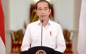 Cara Rombongan Jokowi Bagikan Bingkisan Dikritik, Jubir Presiden Singgung Soal Kharisma