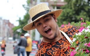Sudah Kurus, Ivan Gunawan Girang Kini Muat Pakai Sabuk Pengaman Saat Di Pesawat