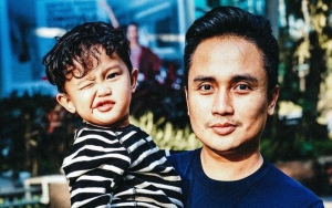 7 Momen Denny Darko Jadi Family Man Usai Disebut Kemungkinan Miliki Gangguan Jiwa